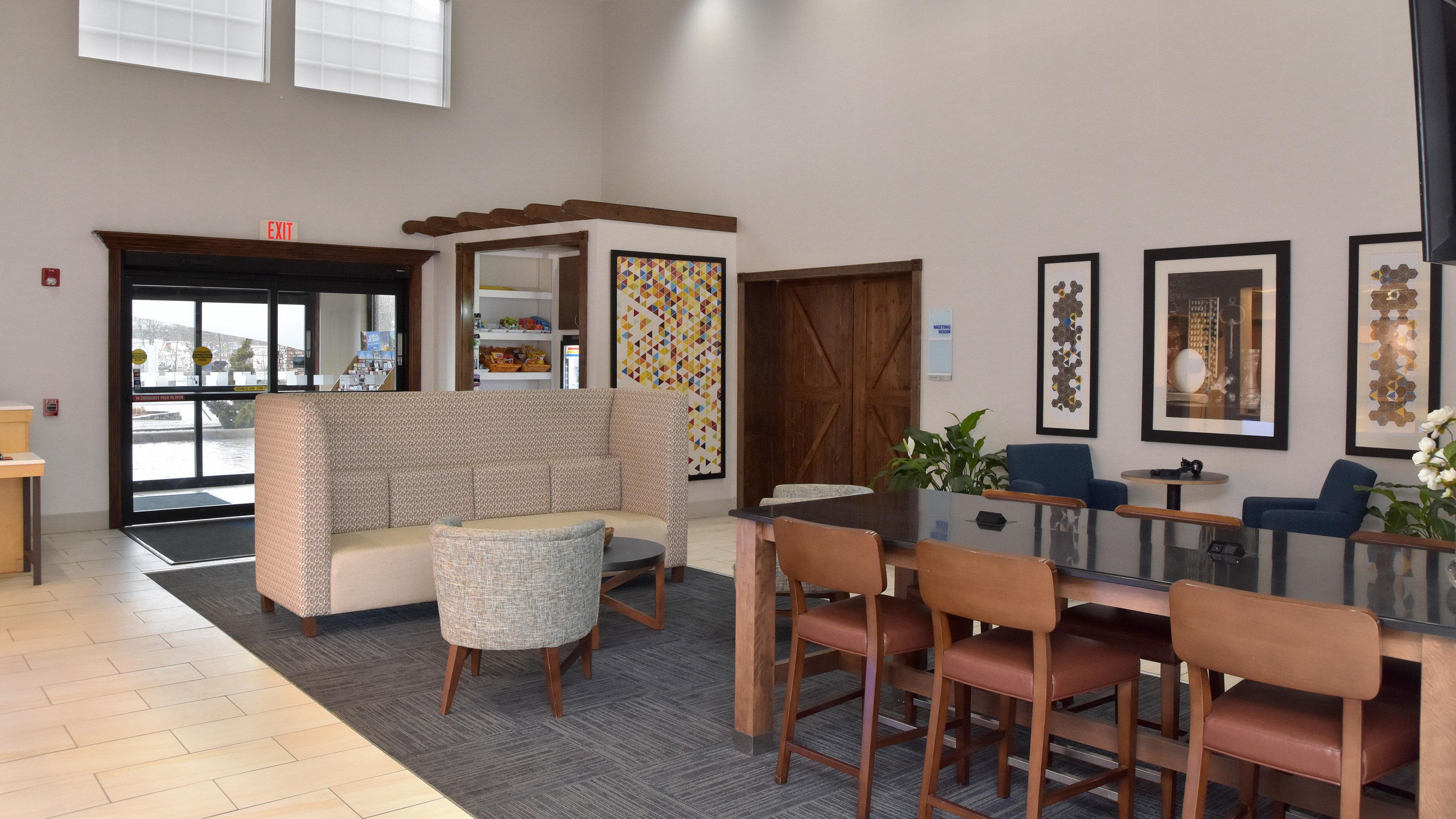 Holiday Inn Express Mount Pleasant- Scottdale By Ihg Екстериор снимка