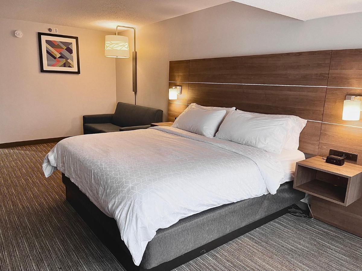 Holiday Inn Express Mount Pleasant- Scottdale By Ihg Екстериор снимка