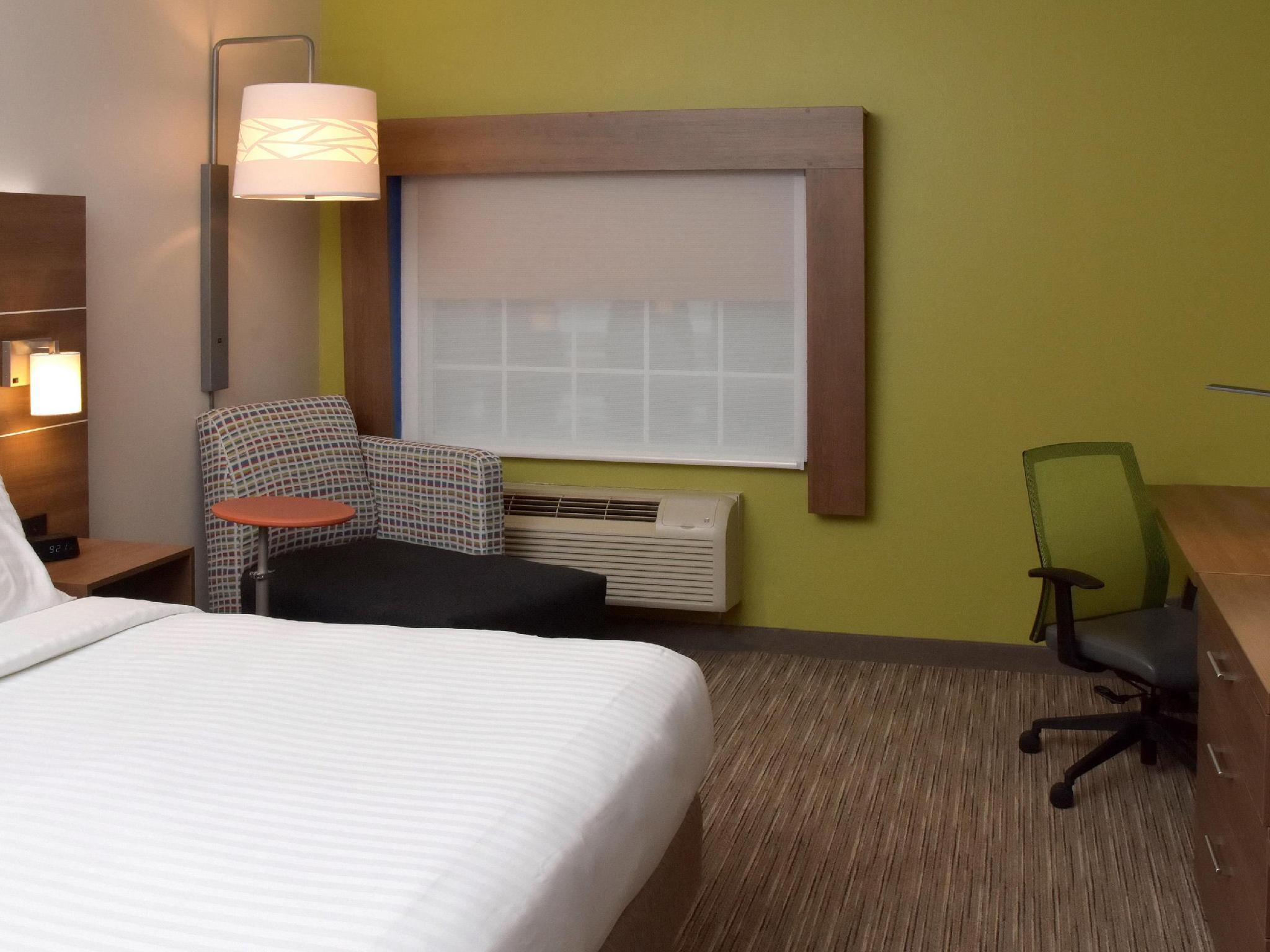 Holiday Inn Express Mount Pleasant- Scottdale By Ihg Екстериор снимка