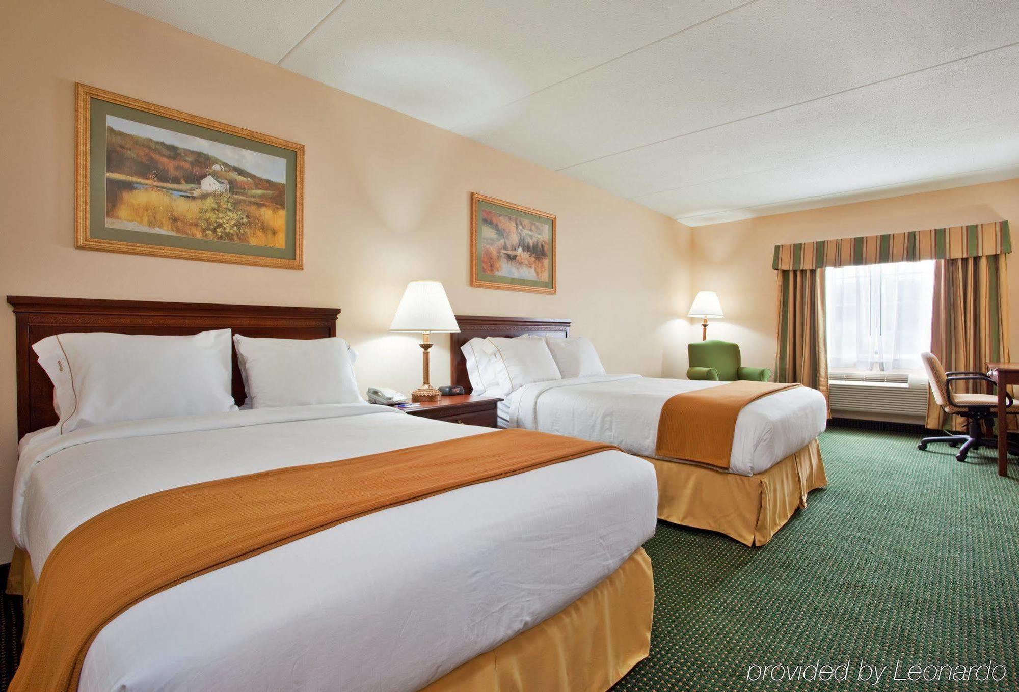 Holiday Inn Express Mount Pleasant- Scottdale By Ihg Екстериор снимка