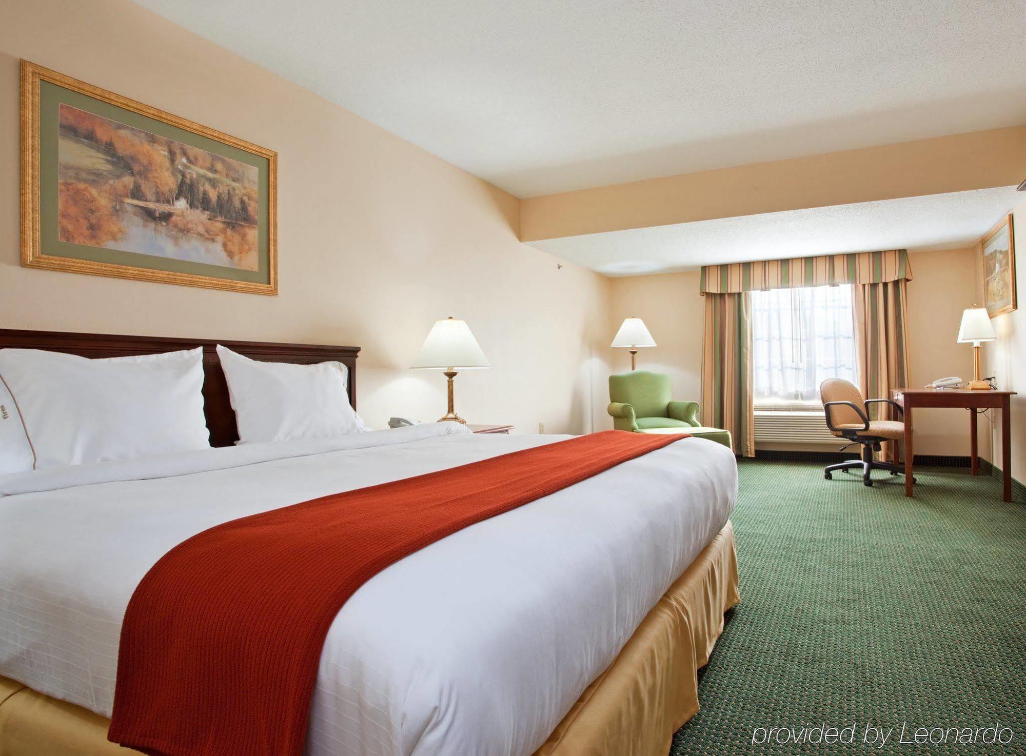 Holiday Inn Express Mount Pleasant- Scottdale By Ihg Екстериор снимка