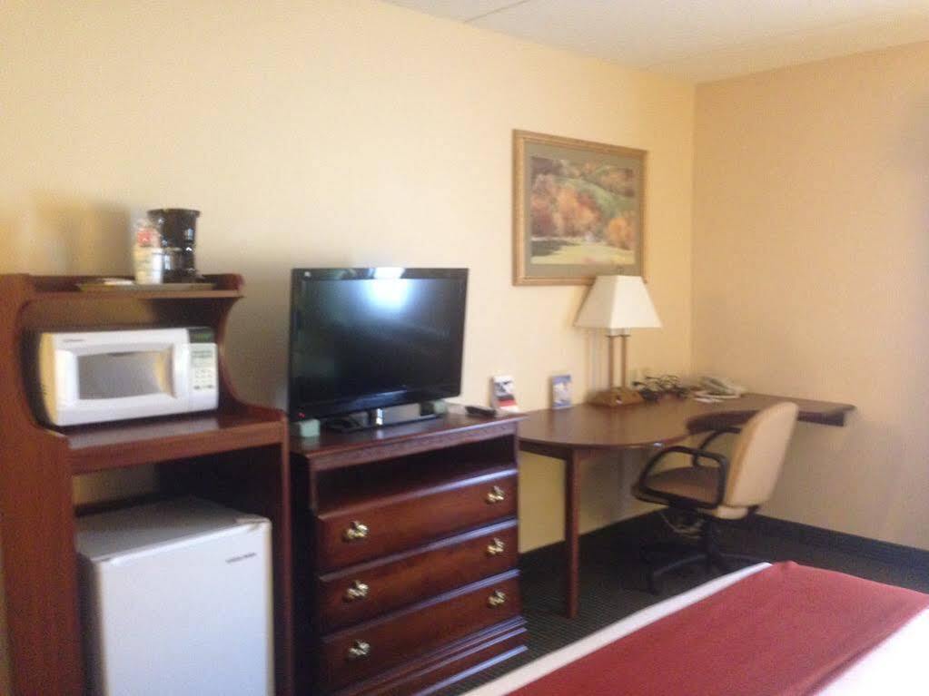 Holiday Inn Express Mount Pleasant- Scottdale By Ihg Екстериор снимка